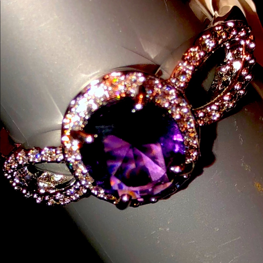 Amethyst and white topaz.
